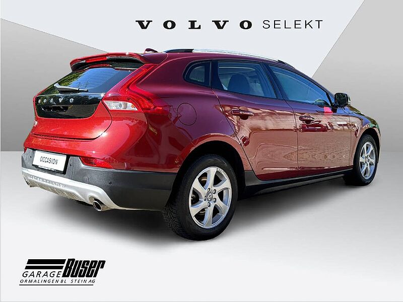 Volvo  CC 2.0 D3 Momentum S/S